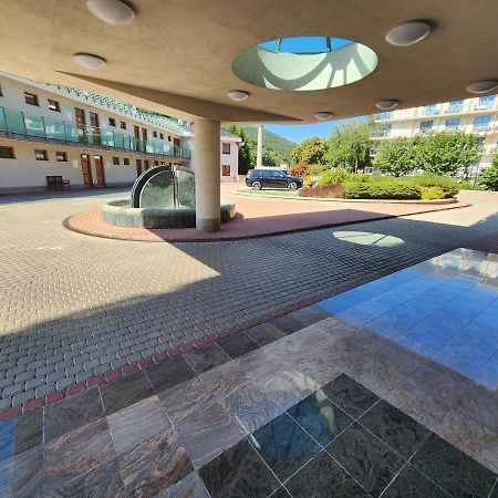 Kristoff Plaza Trencianske Teplice Apartman Trenčín Kültér fotó