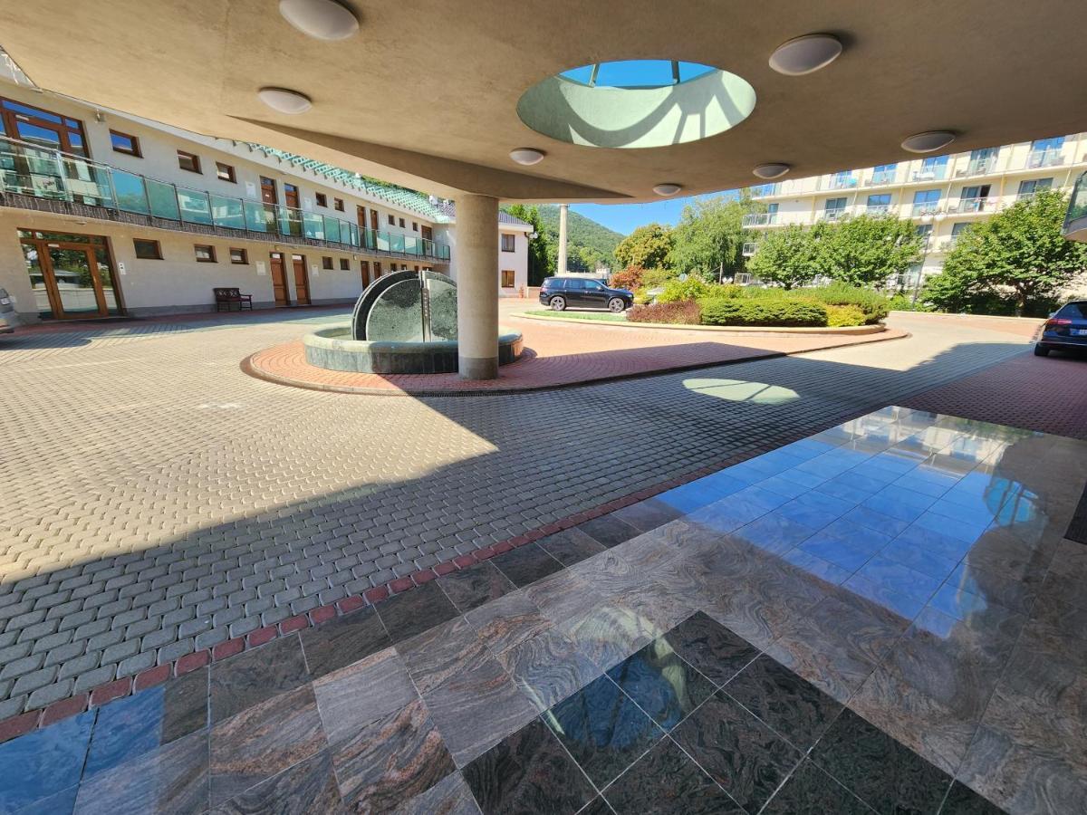 Kristoff Plaza Trencianske Teplice Apartman Trenčín Kültér fotó